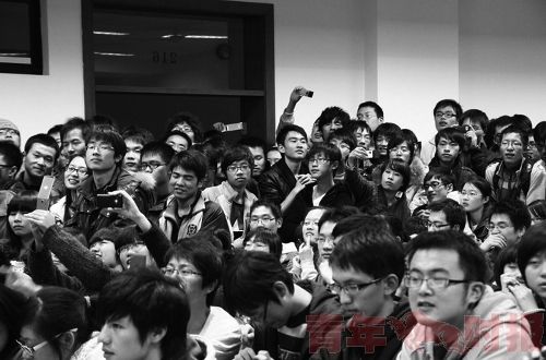 杭电“蛋糕帝”也想做番大生意(组图)